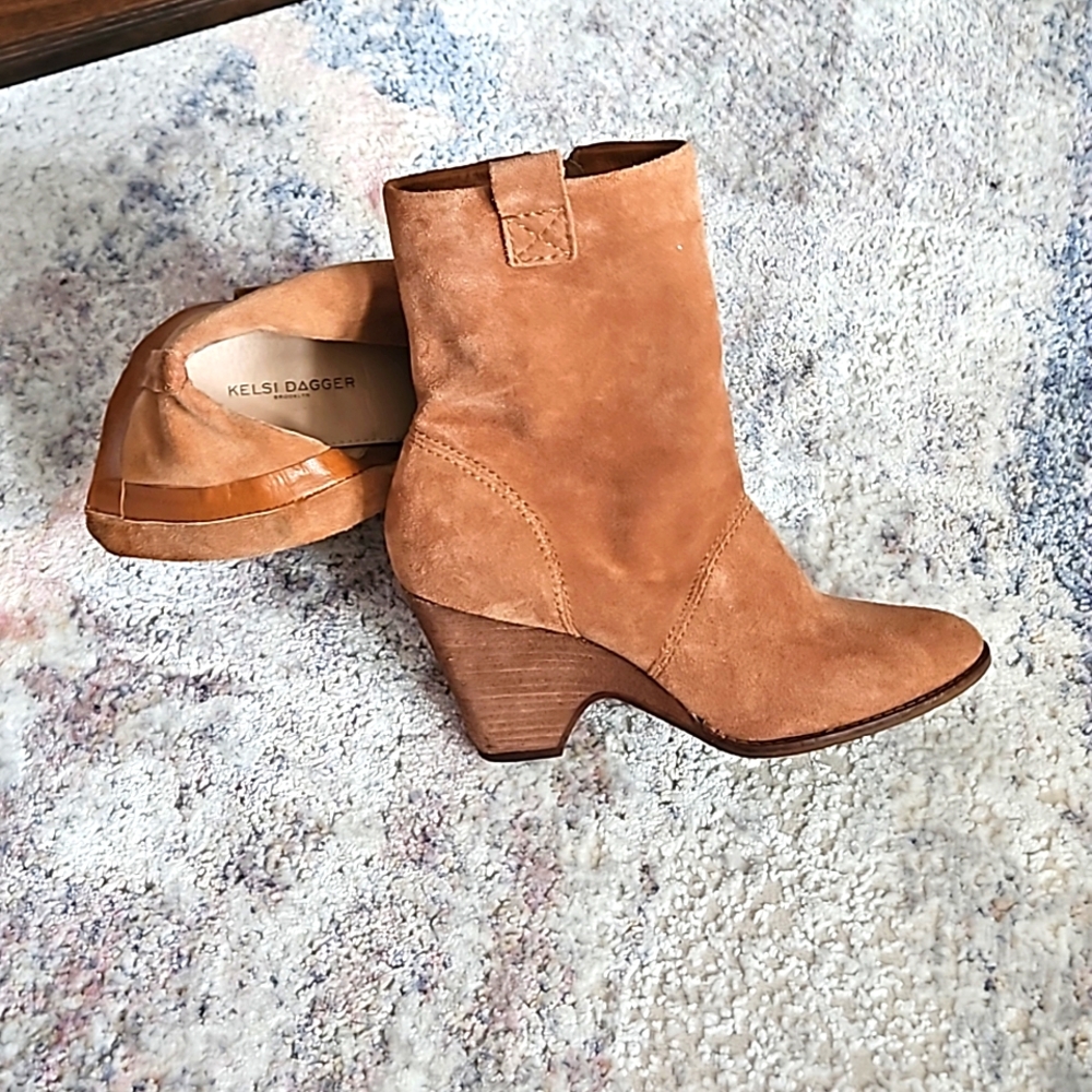 Kelsi Dagger boots
